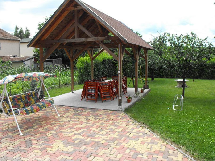 Hotel István Vendégház à Egerszalók Extérieur photo