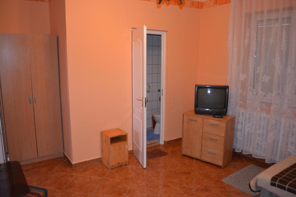Hotel István Vendégház à Egerszalók Extérieur photo